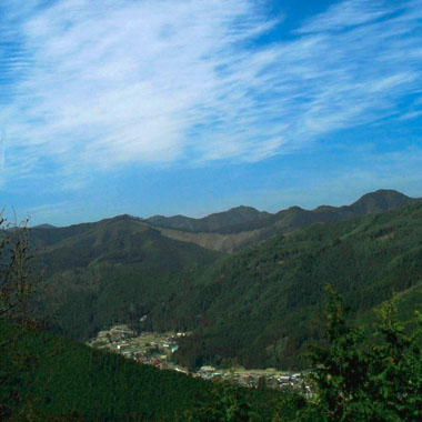 写真：天川村沢谷付近をのぞむ